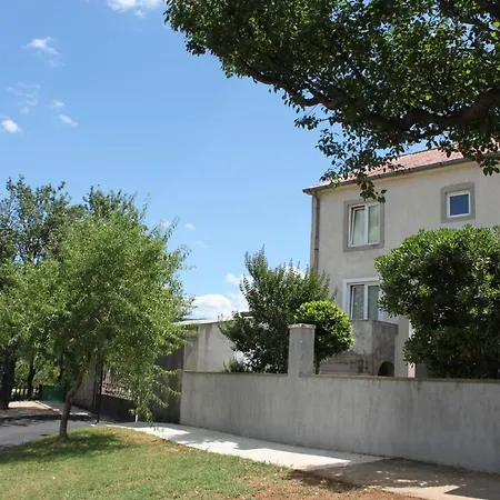 Dienes Novi Vinodolski